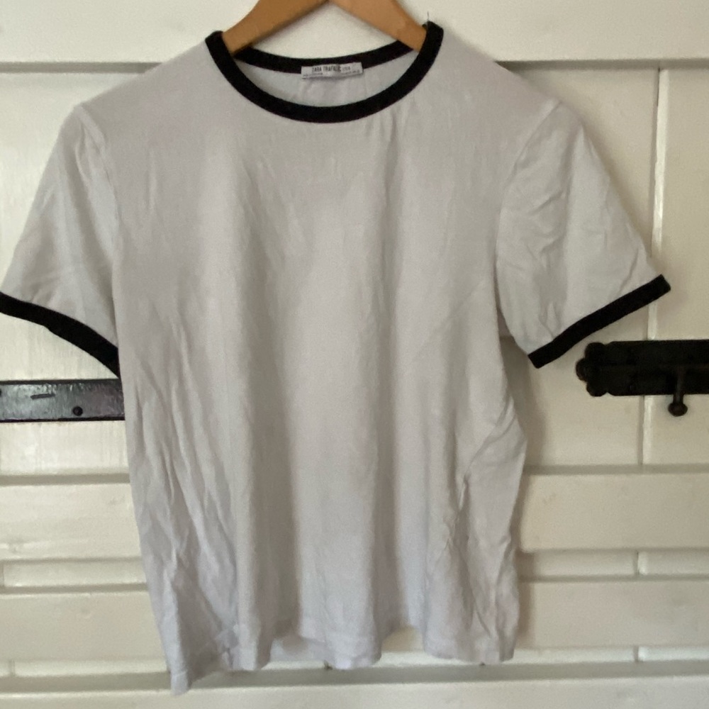 ZARA white t-shirt with black lining